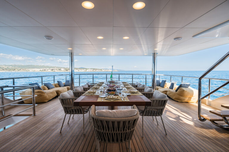 Al Fresco Dining Area Set Up