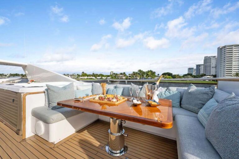 Al Fresco Dining On Sun Deck