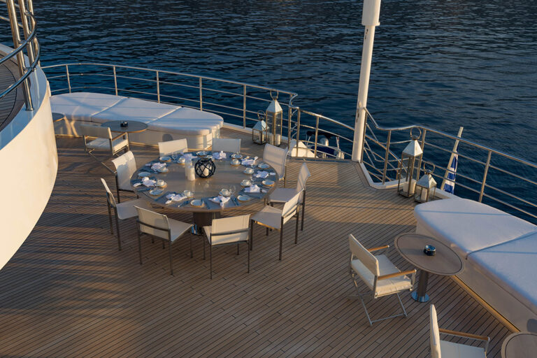 Al Fresco Dining Set Up
