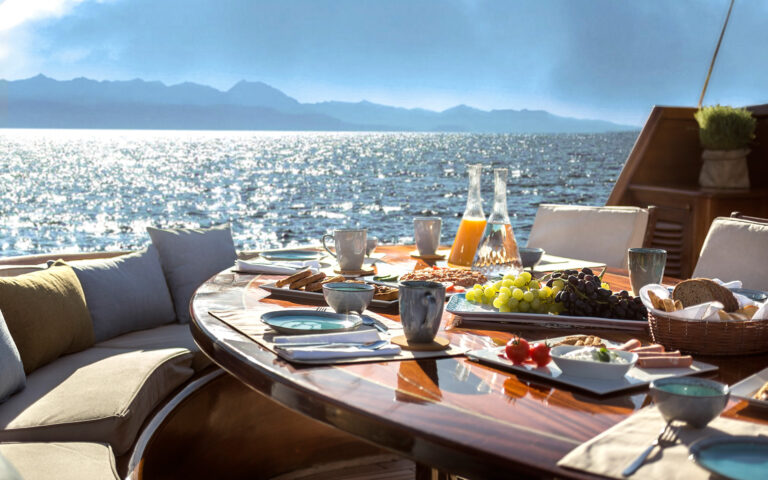Alfresco Breakfast Dining Set Up