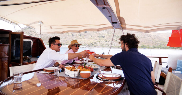 Alfresco Dining Aboard Yacht
