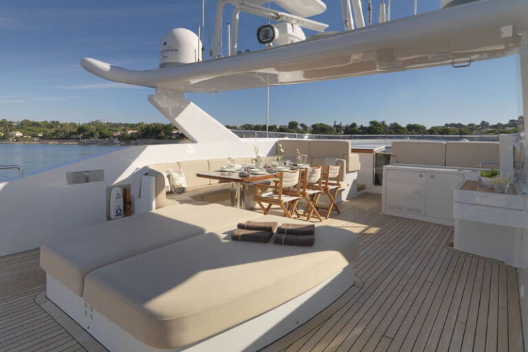 Alfresco Dining On Sun Deck