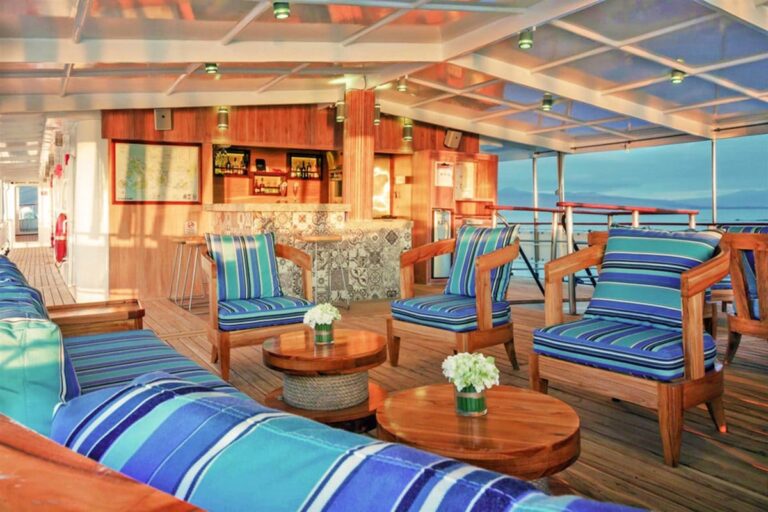 Alfresco Lounge