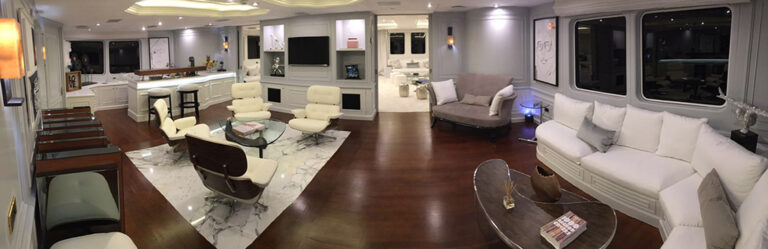 Bar And Lounge Area