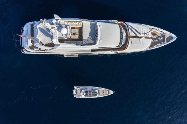 Birdseye Yacht And Tender