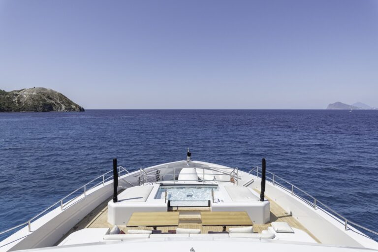 Bow Jacuzzi