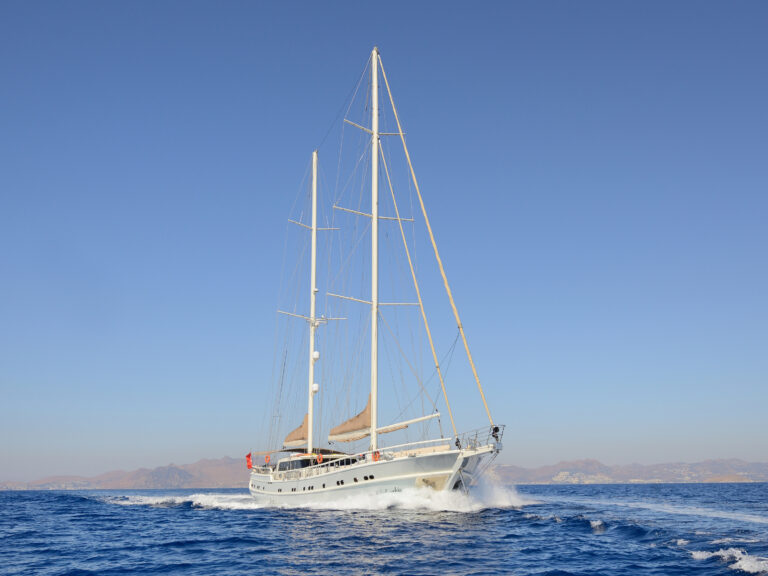 Bow - Cruising