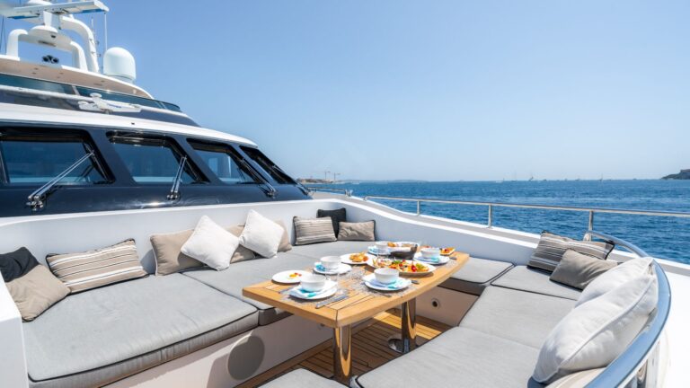 Bow Dining Area