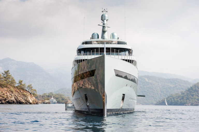 84M CUSTOM SUPERYACHT