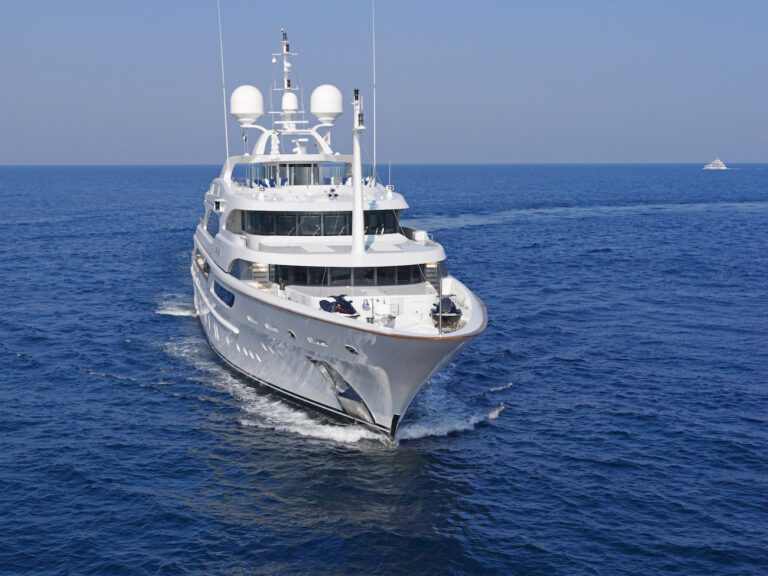 Bow Photo Cruising