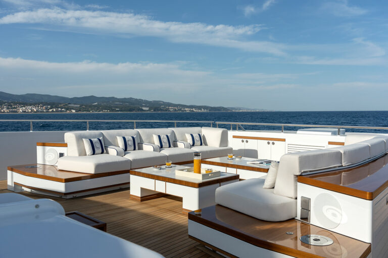 Bow - Seating