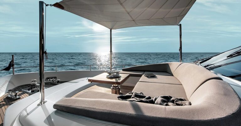 Bow Seating -  Sistership