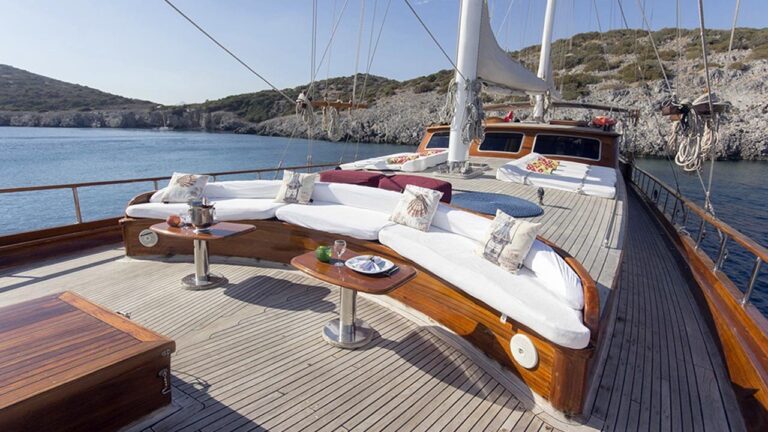 Bow Sunbathing And Seating