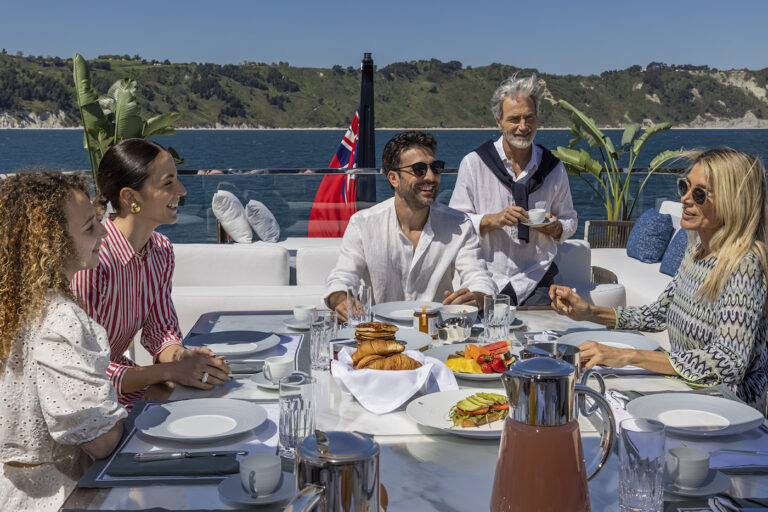 Breakfast On Board- Lifstyle