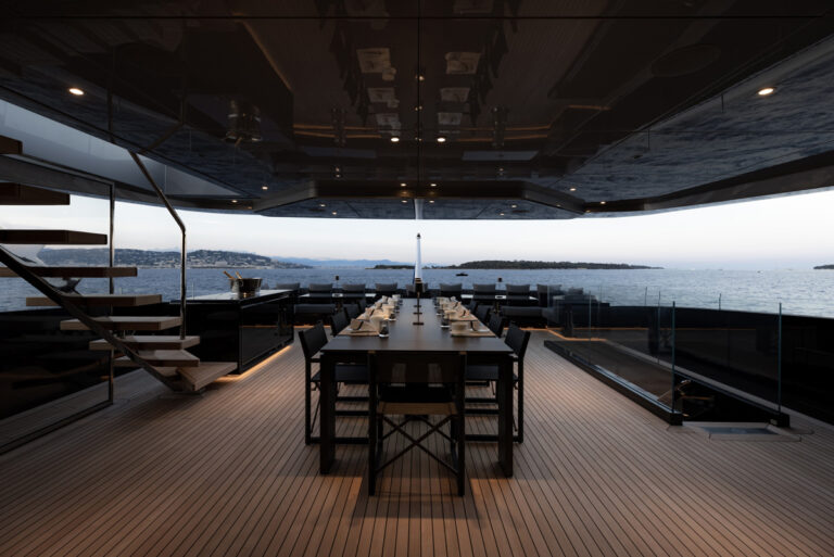 Bridge Deck - Alfresco Dining