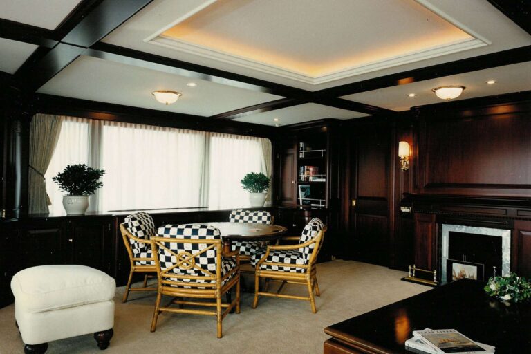 Bridge Deck Lounge