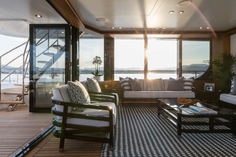 Bridge Deck Saloon With Large Aft Glased Doors