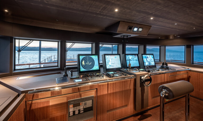 Bridge - Helm Station