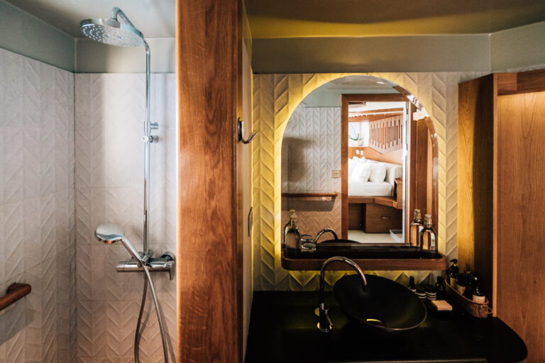 Cabin Ensuite - Kudanil - Jack Johns
