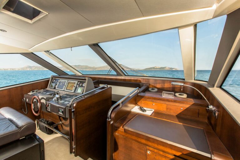Captain Room