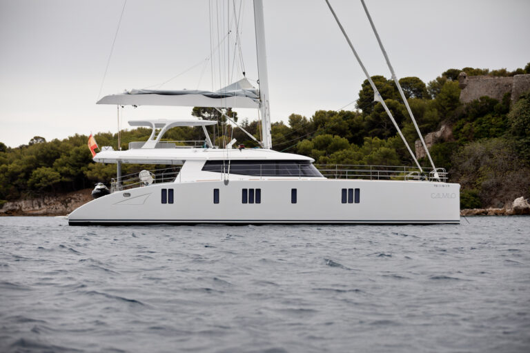 Catamaran CALMAO Profile