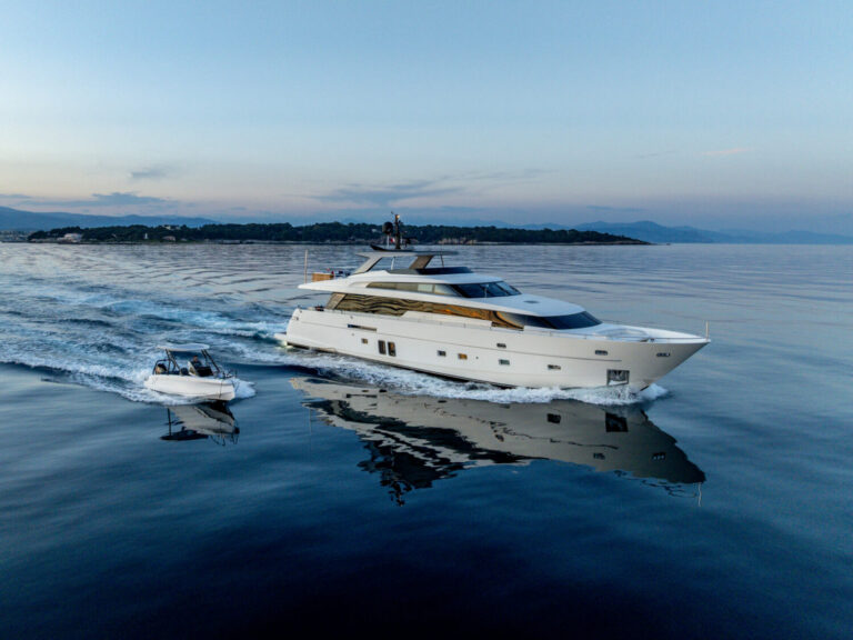 Charter Yacht CALM