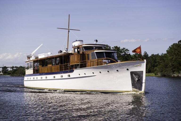Classic Motor Yacht BB