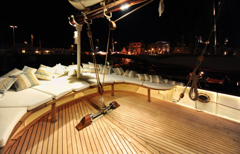 Comfortable And Large Deck