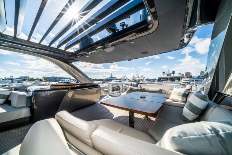 Deck Flybridge