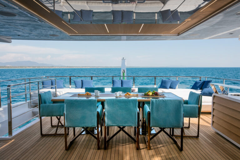 Dining Alfresco Aft