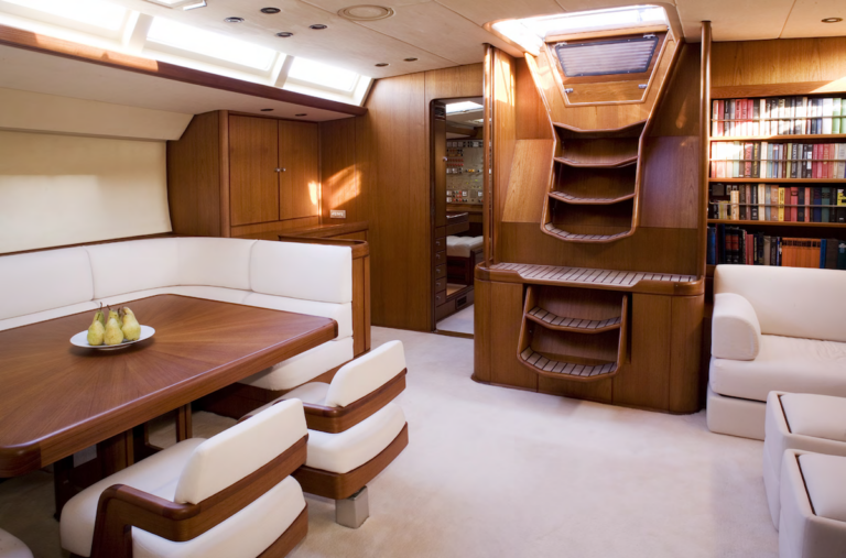 Dining And Lounge