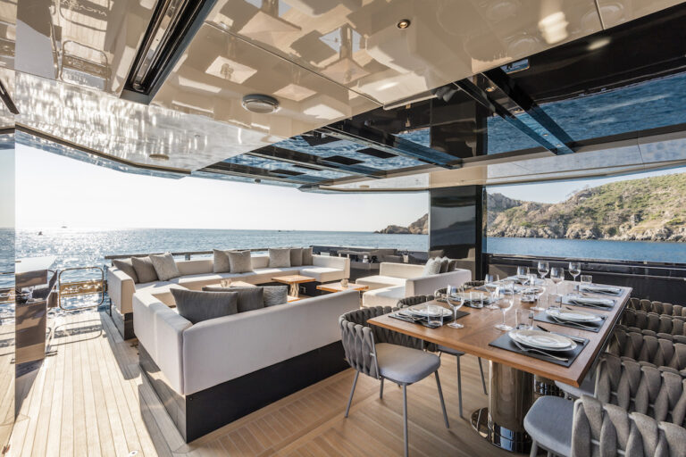 Dining And Lounge Aft