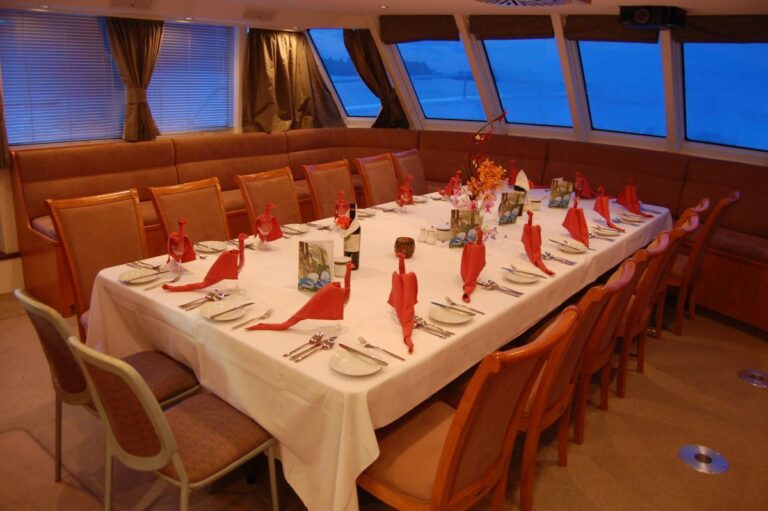 Dining Room Centre Table Setting