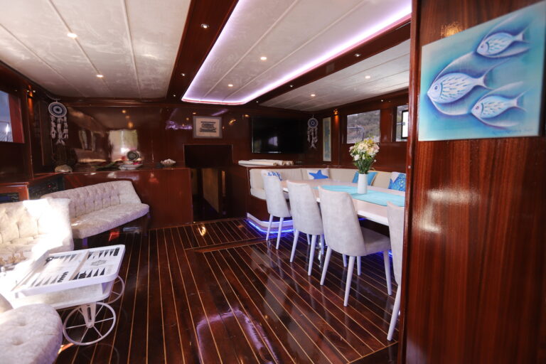 Dining Saloon And Seating