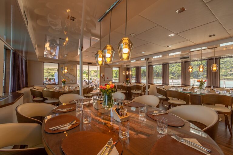 Dining Set Up - Elegant
