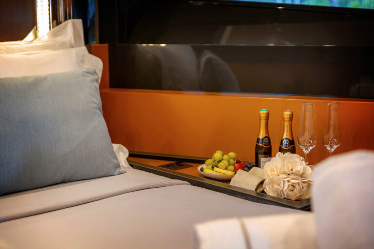 Double Cabin Details