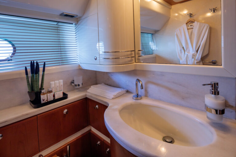 Double Cabin Ensuite Detail