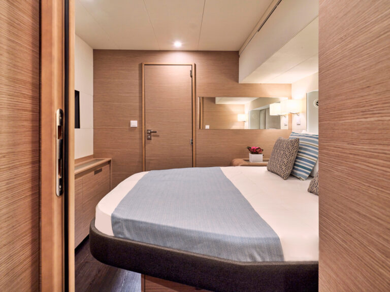 Double Cabin In Detail