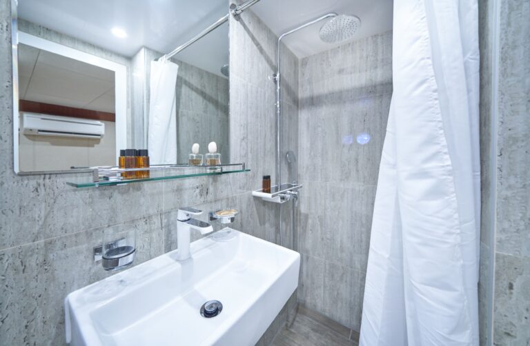 Double Guest Cabin 3 Ensuite
