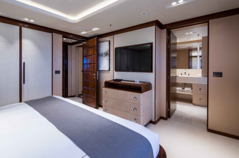 Double Guest Cabin On Lower Deck