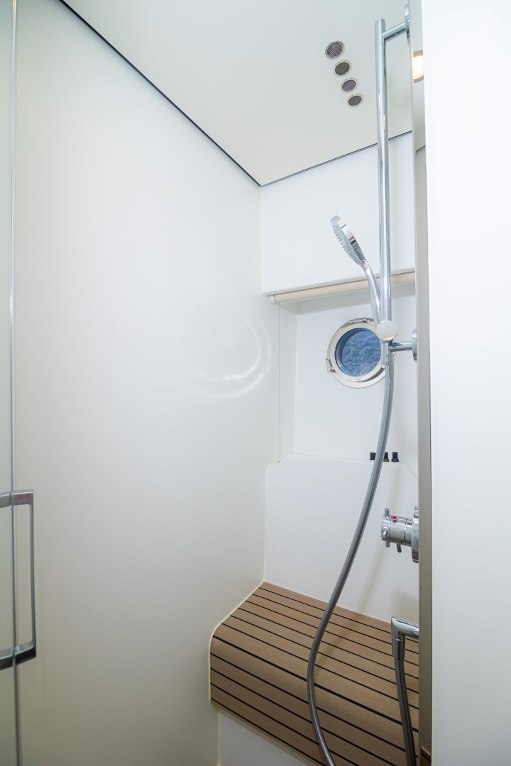 Double Guest Cabin Shower