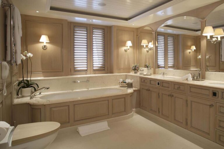 Double Guest Stateroom Ensuite Bathroom