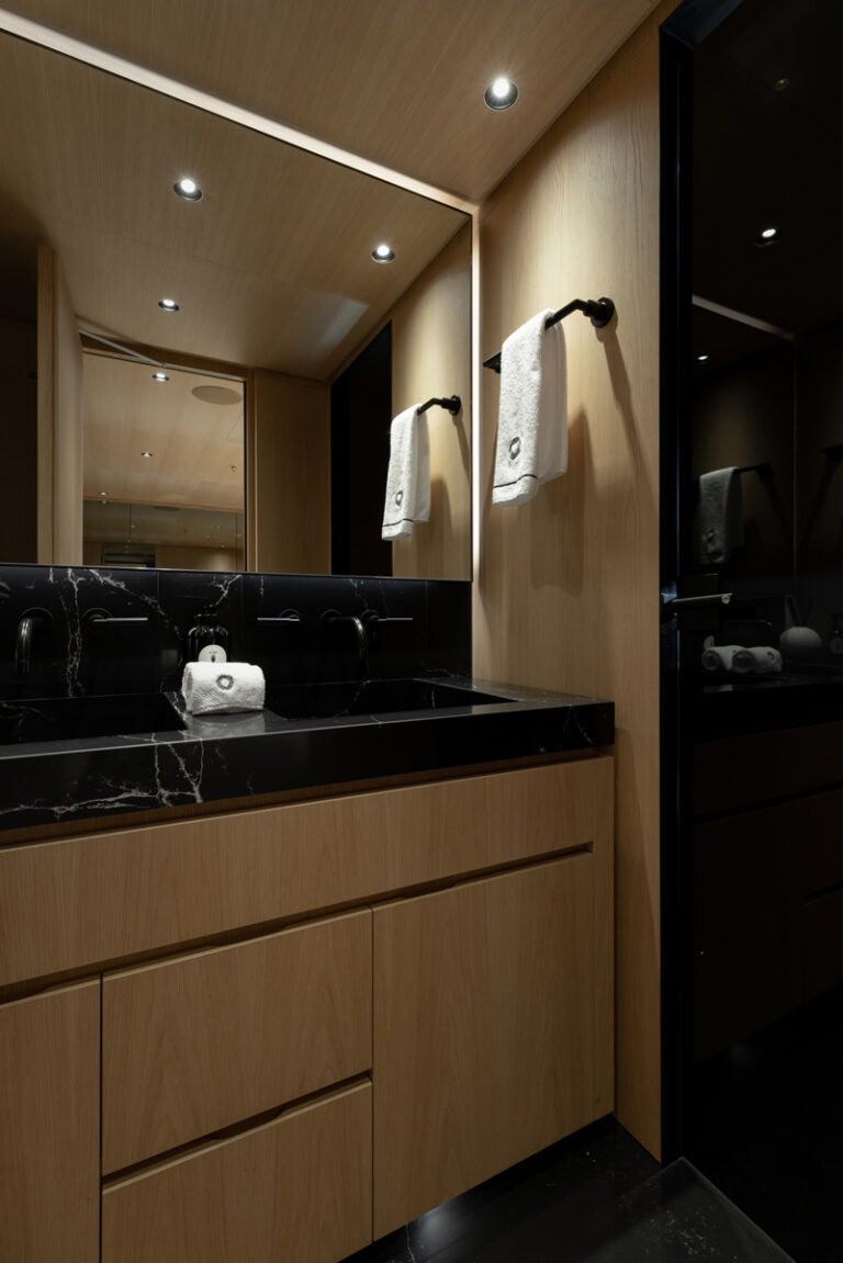 Double Suite Bathroom Details