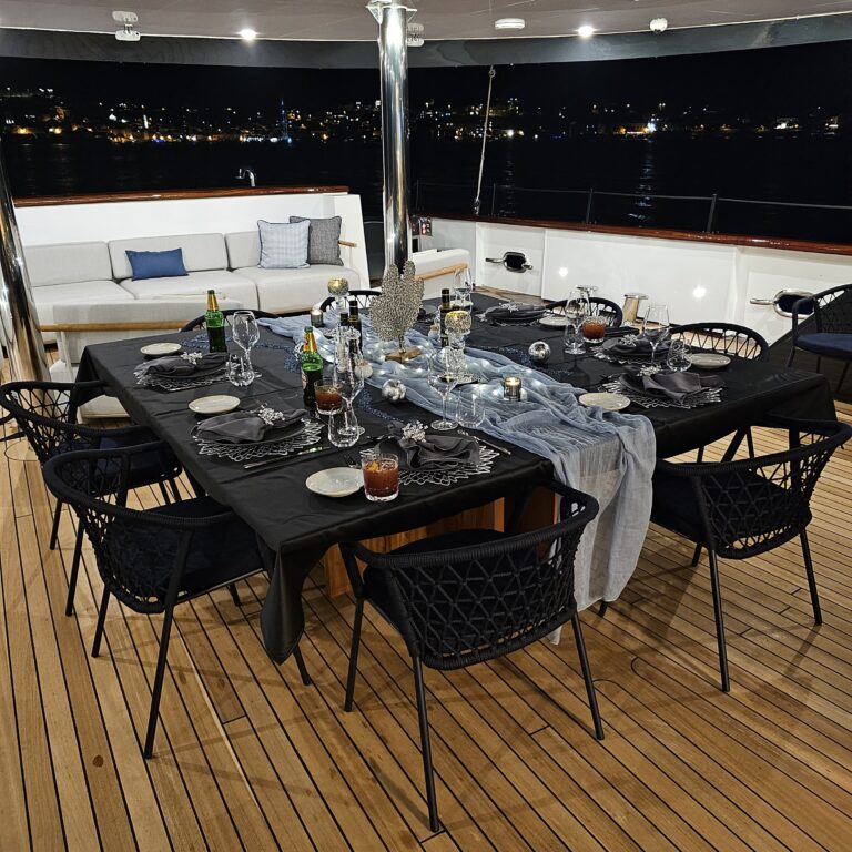 Elegant Al Fresco Dinner Set Up