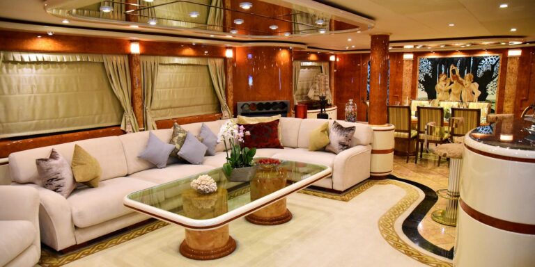 Elegant And Sumptuous Saloon