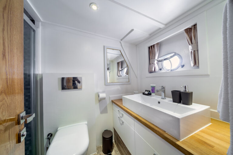 En Suite Bathroom