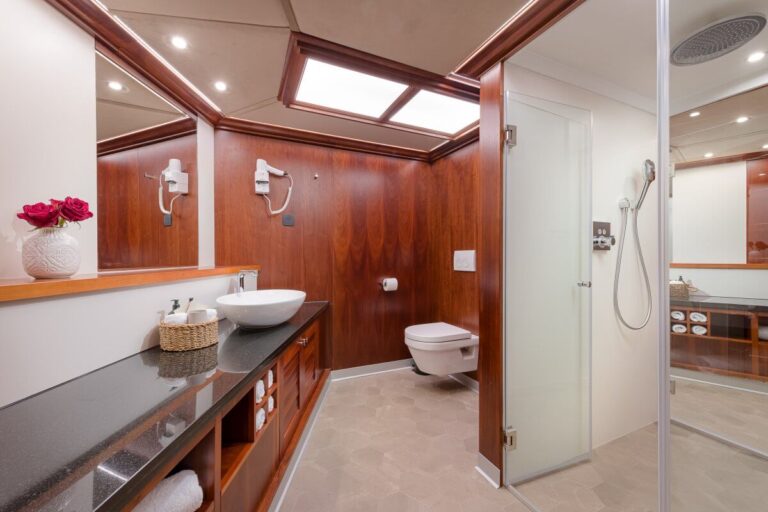 Ensuita Bathroom With Shower