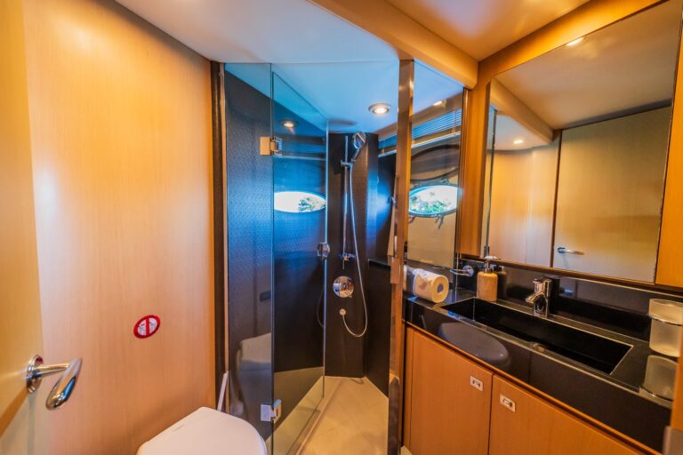 Ensuite Bathoom For Guest