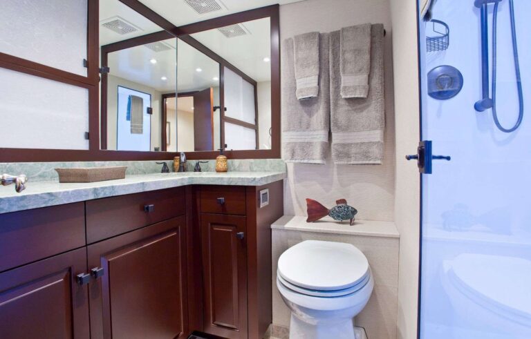 Ensuite Bathroom Twin Suite
