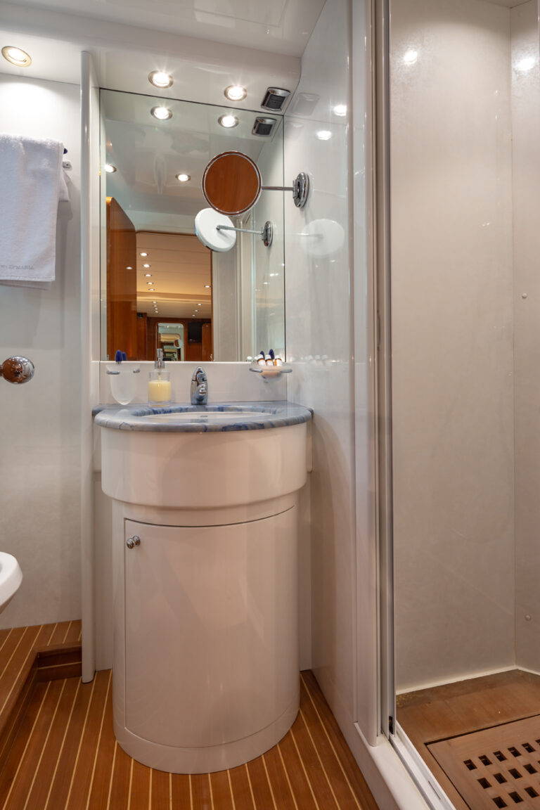 Ensuite Guest